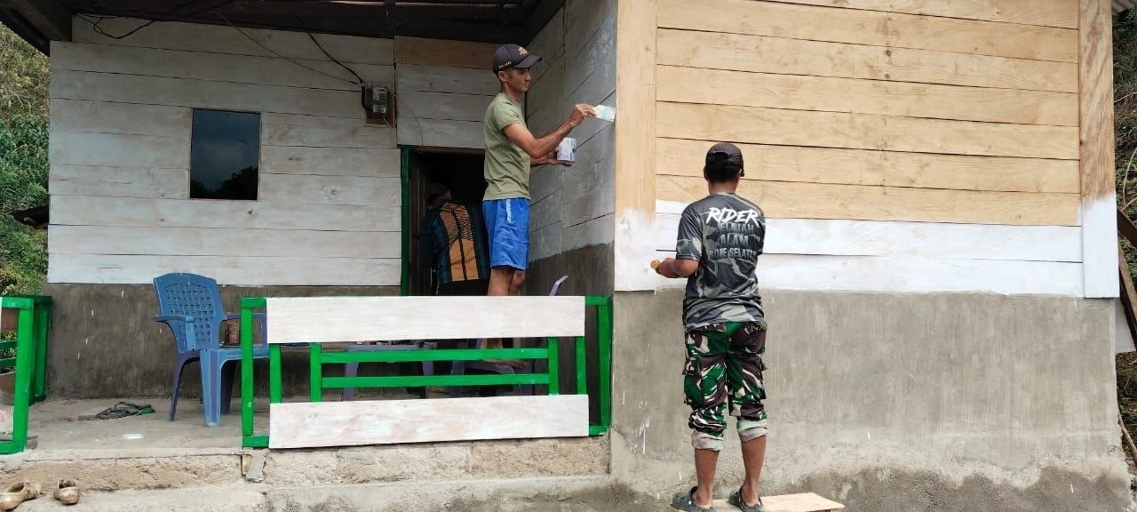 Pengecatan Tutup Tahapan Rehabilitasi Rumah di Desa Patukku