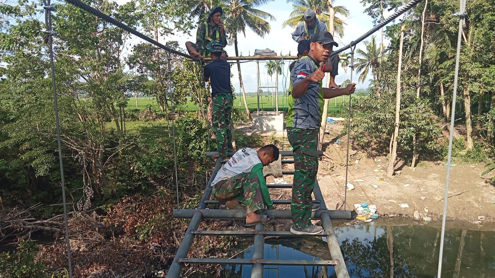 Perakitan Komponen Jembatan di Tadang Palie Dorong Harapan Ekonomi Baru