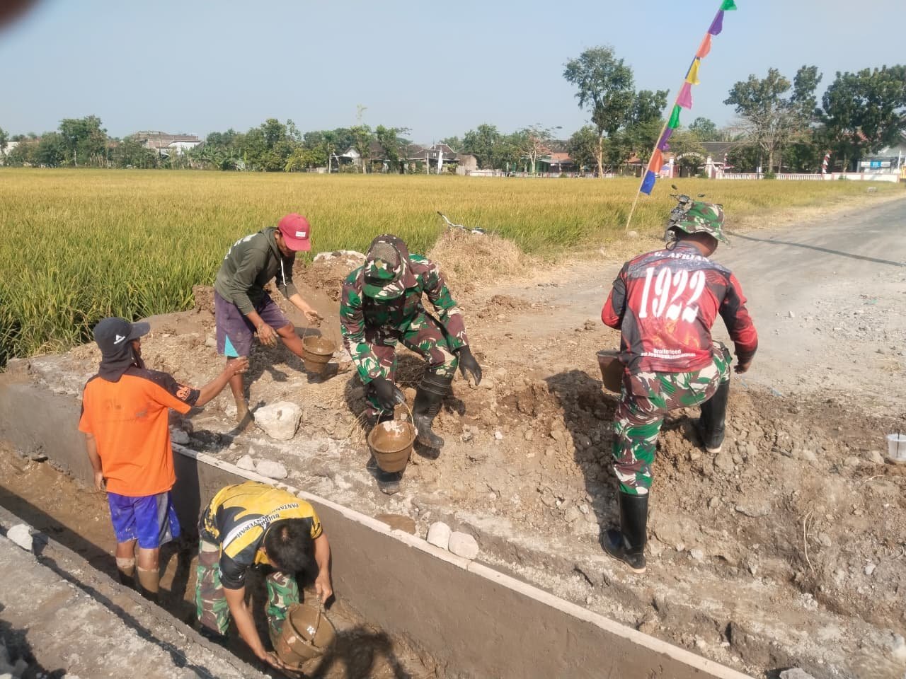 Kepedulian Bersama Jadi Kunci Fungsi Saluran Irigasi Parangjoro