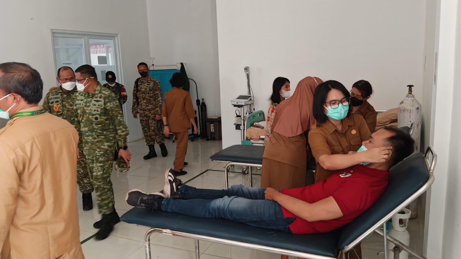 Pasis Sesko TNI LVI Sosialisasikan Pencegahan Karhutla Secara Door to Door di Palangka Raya